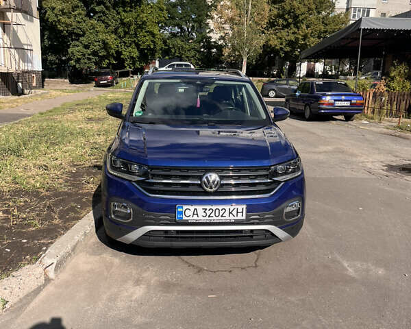 Синий Фольксваген T-Cross, объемом двигателя 1.6 л и пробегом 137 тыс. км за 21000 $, фото 1 на Automoto.ua