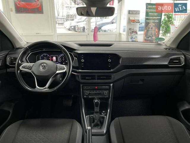 Синий Фольксваген T-Cross, объемом двигателя 1.6 л и пробегом 135 тыс. км за 19990 $, фото 28 на Automoto.ua