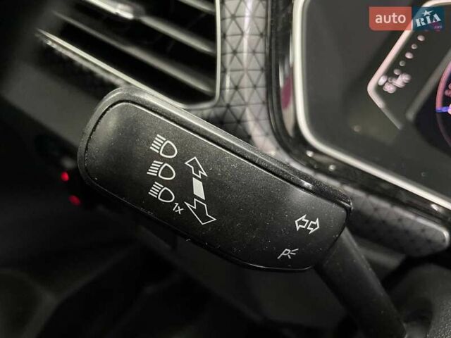 Синий Фольксваген T-Cross, объемом двигателя 1.6 л и пробегом 135 тыс. км за 19990 $, фото 22 на Automoto.ua