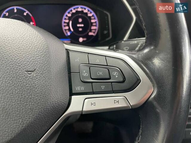 Синий Фольксваген T-Cross, объемом двигателя 1.6 л и пробегом 135 тыс. км за 19990 $, фото 25 на Automoto.ua