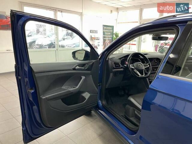 Синий Фольксваген T-Cross, объемом двигателя 1.6 л и пробегом 135 тыс. км за 19990 $, фото 16 на Automoto.ua