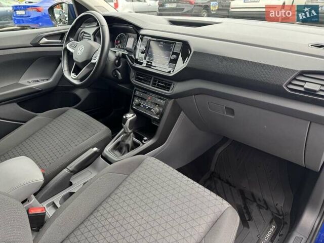 Синий Фольксваген T-Cross, объемом двигателя 1 л и пробегом 35 тыс. км за 19300 $, фото 19 на Automoto.ua