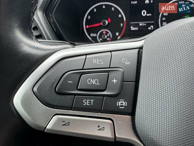 Синий Фольксваген T-Cross, объемом двигателя 1 л и пробегом 35 тыс. км за 19300 $, фото 24 на Automoto.ua