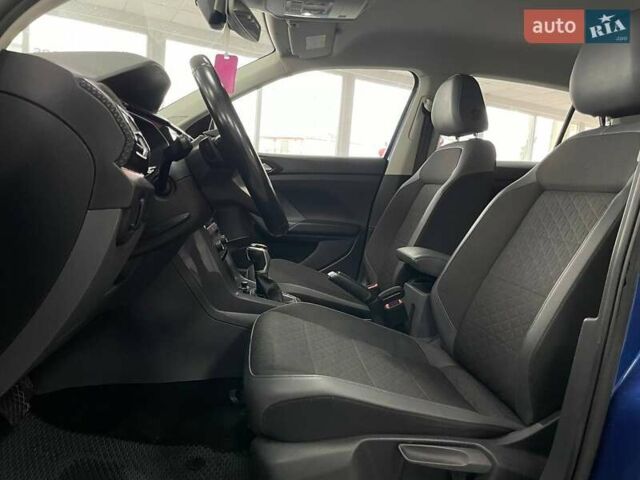 Синий Фольксваген T-Cross, объемом двигателя 1.6 л и пробегом 135 тыс. км за 19990 $, фото 20 на Automoto.ua