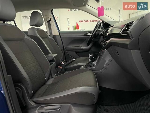 Синий Фольксваген T-Cross, объемом двигателя 1.6 л и пробегом 135 тыс. км за 19990 $, фото 40 на Automoto.ua