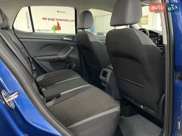 Синий Фольксваген T-Cross, объемом двигателя 1.6 л и пробегом 135 тыс. км за 19990 $, фото 41 на Automoto.ua