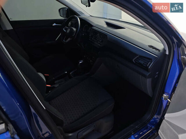 Фольксваген T-Cross 2021 в Кропивницком (Кировограде) на Automoto.ua Синий Фольксваген T-Cross, объемом двигателя 1 л и пробегом 25 тыс. км за 17083 $, фото 9 на Automoto.ua