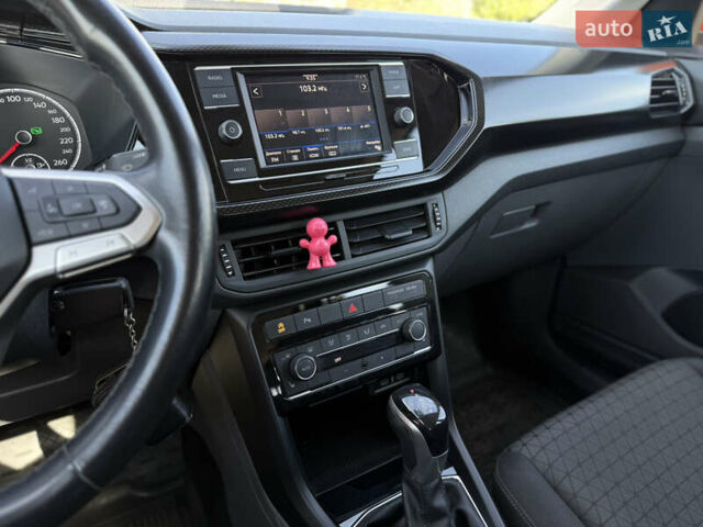 Помаранчевий Фольксваген T-Cross, об'ємом двигуна 1 л та пробігом 79 тис. км за 18500 $, фото 47 на Automoto.ua