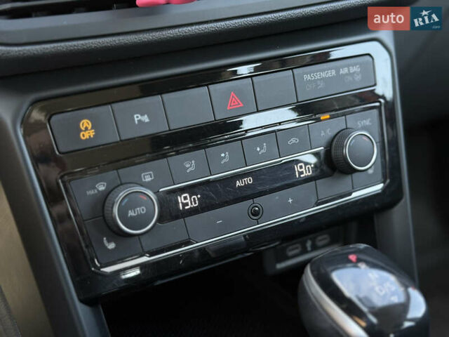 Помаранчевий Фольксваген T-Cross, об'ємом двигуна 1 л та пробігом 79 тис. км за 18500 $, фото 50 на Automoto.ua