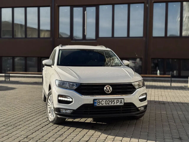 Білий Фольксваген Ті-Рок, об'ємом двигуна 1.5 л та пробігом 180 тис. км за 16600 $, фото 2 на Automoto.ua