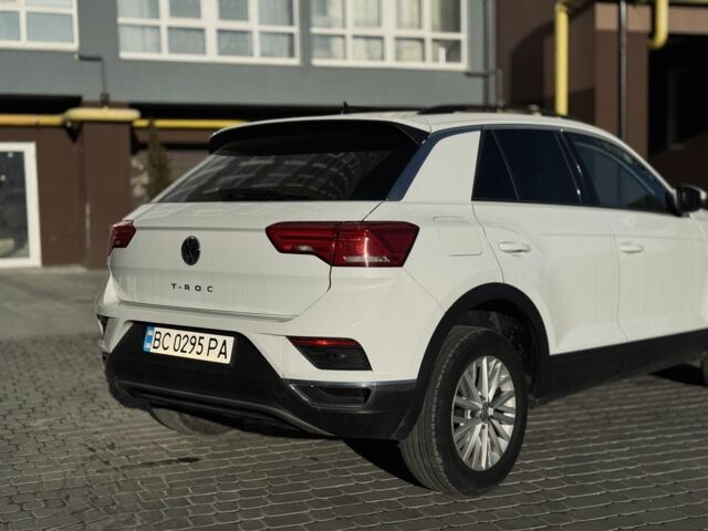 Білий Фольксваген Ті-Рок, об'ємом двигуна 1.5 л та пробігом 180 тис. км за 16600 $, фото 5 на Automoto.ua