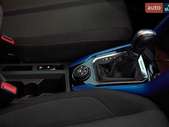 Белый Фольксваген Ти-Рок, объемом двигателя 1.97 л и пробегом 159 тыс. км за 23000 $, фото 33 на Automoto.ua