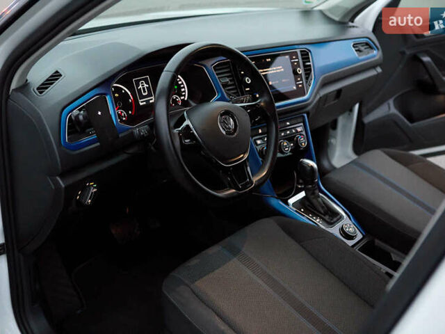 Белый Фольксваген Ти-Рок, объемом двигателя 1.97 л и пробегом 159 тыс. км за 23000 $, фото 35 на Automoto.ua