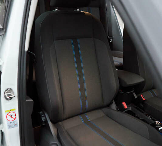 Белый Фольксваген Ти-Рок, объемом двигателя 1.97 л и пробегом 159 тыс. км за 23000 $, фото 41 на Automoto.ua