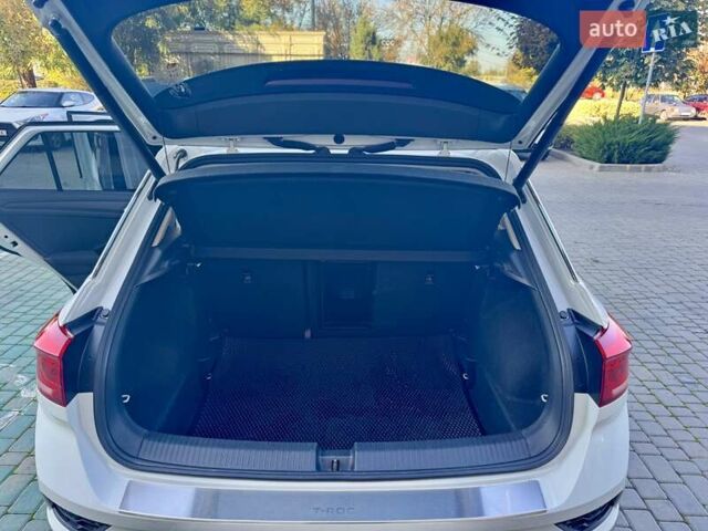 Фольксваген Ти-Рок 2019 в Одессе на Automoto.ua Белый Фольксваген Ти-Рок, объемом двигателя 1.5 л и пробегом 71 тыс. км за 19999 $, фото 43 на Automoto.ua