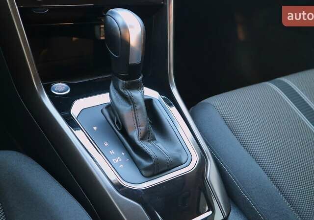 Белый Фольксваген Ти-Рок, объемом двигателя 1.5 л и пробегом 119 тыс. км за 20699 $, фото 17 на Automoto.ua