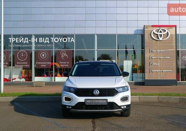 Белый Фольксваген Ти-Рок, объемом двигателя 1.5 л и пробегом 119 тыс. км за 20699 $, фото 4 на Automoto.ua