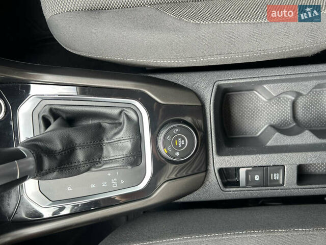 Білий Фольксваген Ті-Рок, об'ємом двигуна 1.97 л та пробігом 191 тис. км за 19713 $, фото 18 на Automoto.ua