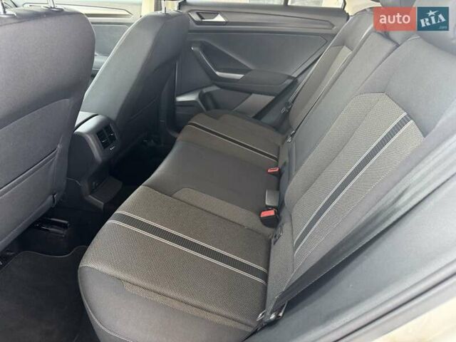 Белый Фольксваген Ти-Рок, объемом двигателя 1.5 л и пробегом 169 тыс. км за 19900 $, фото 28 на Automoto.ua