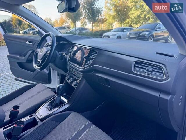 Фольксваген Ти-Рок 2019 в Одессе на Automoto.ua Белый Фольксваген Ти-Рок, объемом двигателя 1.5 л и пробегом 71 тыс. км за 19999 $, фото 40 на Automoto.ua