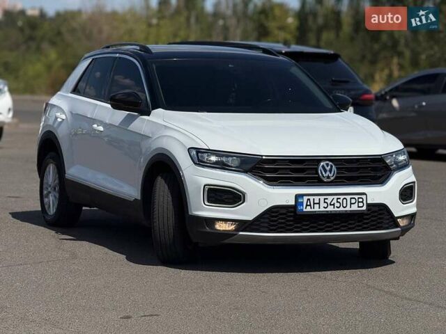 Белый Фольксваген Ти-Рок, объемом двигателя 1.5 л и пробегом 101 тыс. км за 21000 $, фото 3 на Automoto.ua