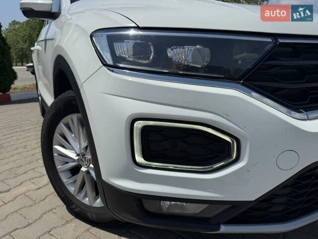 Белый Фольксваген Ти-Рок, объемом двигателя 1.5 л и пробегом 169 тыс. км за 19900 $, фото 16 на Automoto.ua
