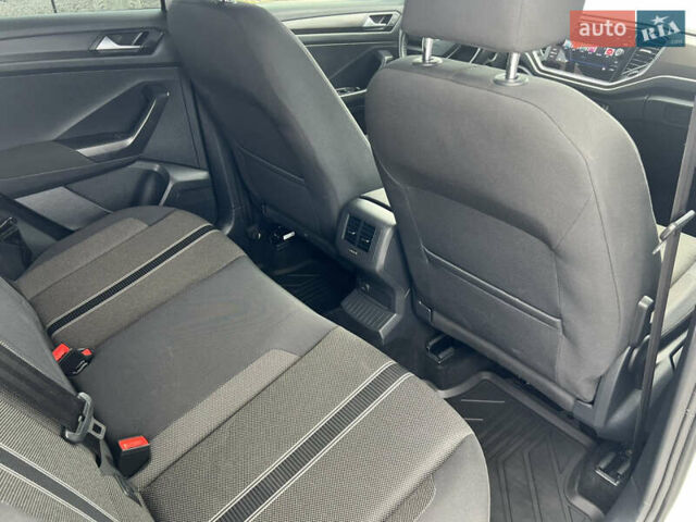 Білий Фольксваген Ті-Рок, об'ємом двигуна 1.97 л та пробігом 191 тис. км за 19713 $, фото 22 на Automoto.ua