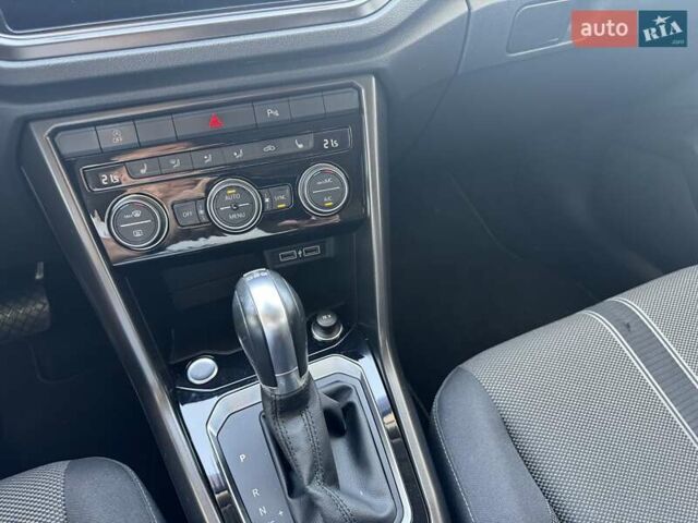 Белый Фольксваген Ти-Рок, объемом двигателя 1.5 л и пробегом 169 тыс. км за 19900 $, фото 22 на Automoto.ua