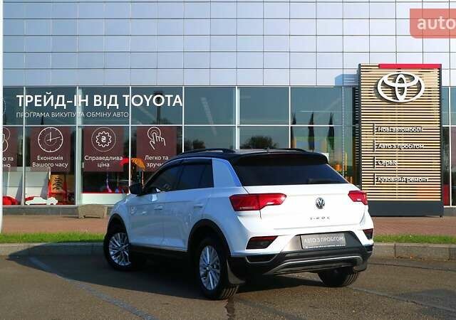 Белый Фольксваген Ти-Рок, объемом двигателя 1.5 л и пробегом 119 тыс. км за 20699 $, фото 1 на Automoto.ua