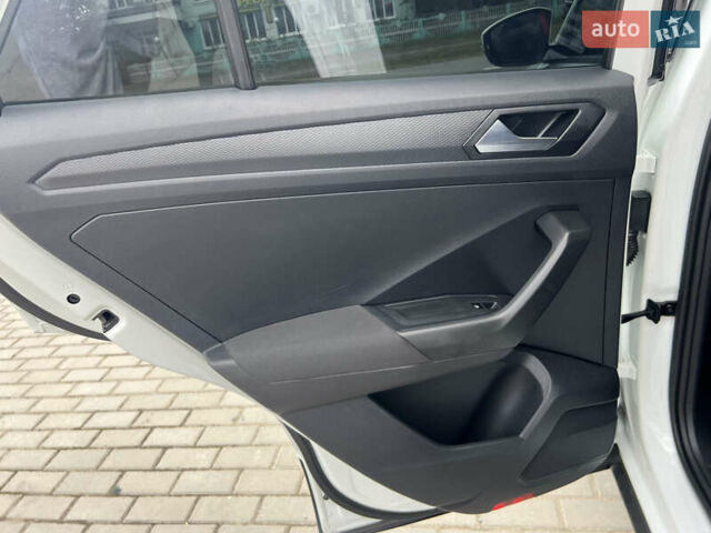 Білий Фольксваген Ті-Рок, об'ємом двигуна 1.97 л та пробігом 191 тис. км за 19713 $, фото 19 на Automoto.ua