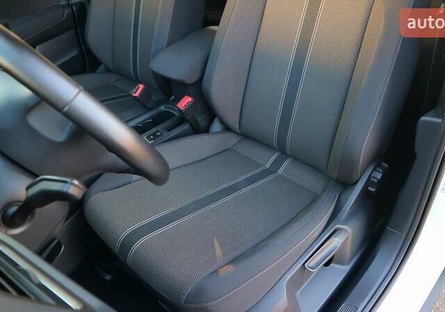 Белый Фольксваген Ти-Рок, объемом двигателя 1.5 л и пробегом 119 тыс. км за 20699 $, фото 14 на Automoto.ua