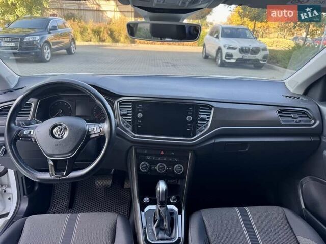 Фольксваген Ти-Рок 2019 в Одессе на Automoto.ua Белый Фольксваген Ти-Рок, объемом двигателя 1.5 л и пробегом 71 тыс. км за 19999 $, фото 36 на Automoto.ua