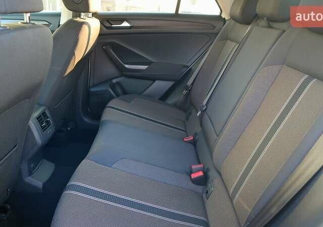 Белый Фольксваген Ти-Рок, объемом двигателя 1.5 л и пробегом 119 тыс. км за 20699 $, фото 13 на Automoto.ua