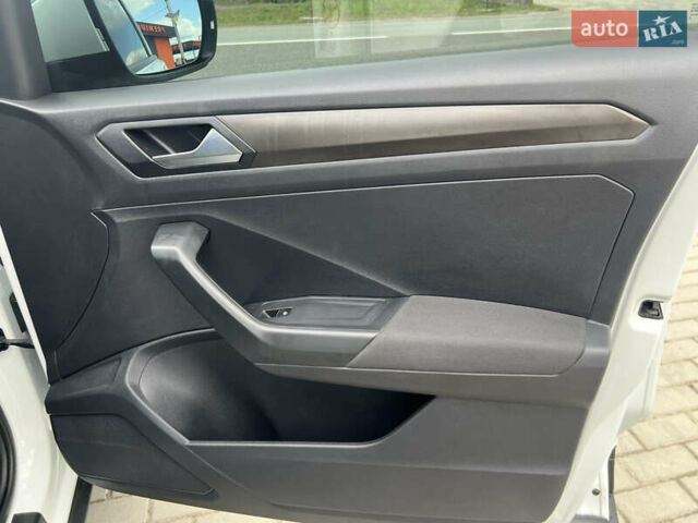 Білий Фольксваген Ті-Рок, об'ємом двигуна 1.97 л та пробігом 191 тис. км за 19713 $, фото 23 на Automoto.ua