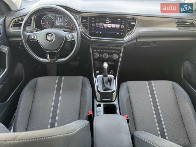 Белый Фольксваген Ти-Рок, объемом двигателя 1.5 л и пробегом 169 тыс. км за 19900 $, фото 24 на Automoto.ua