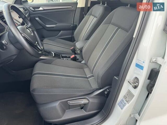 Белый Фольксваген Ти-Рок, объемом двигателя 1.5 л и пробегом 169 тыс. км за 19900 $, фото 20 на Automoto.ua