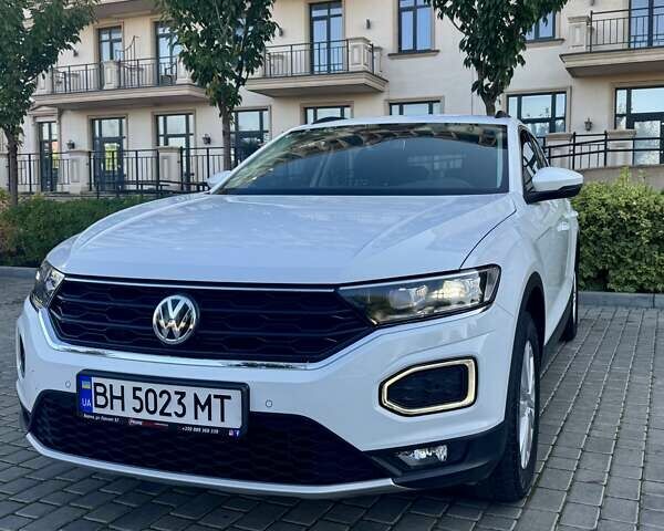 Фольксваген Ти-Рок 2019 в Одессе на Automoto.ua Белый Фольксваген Ти-Рок, объемом двигателя 1.5 л и пробегом 71 тыс. км за 19999 $, фото 4 на Automoto.ua