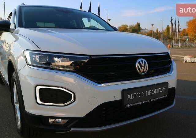 Белый Фольксваген Ти-Рок, объемом двигателя 1.5 л и пробегом 119 тыс. км за 20699 $, фото 19 на Automoto.ua