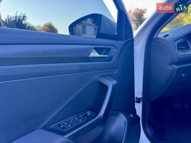 Фольксваген Ти-Рок 2019 в Одессе на Automoto.ua Белый Фольксваген Ти-Рок, объемом двигателя 1.5 л и пробегом 71 тыс. км за 19999 $, фото 29 на Automoto.ua