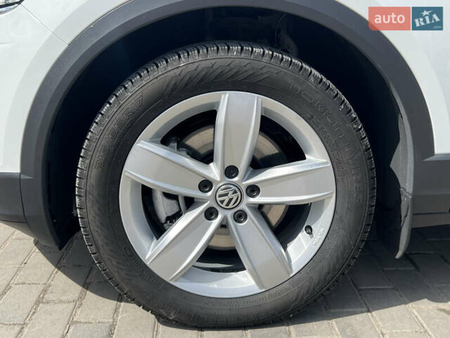 Білий Фольксваген Ті-Рок, об'ємом двигуна 1.97 л та пробігом 191 тис. км за 19713 $, фото 10 на Automoto.ua