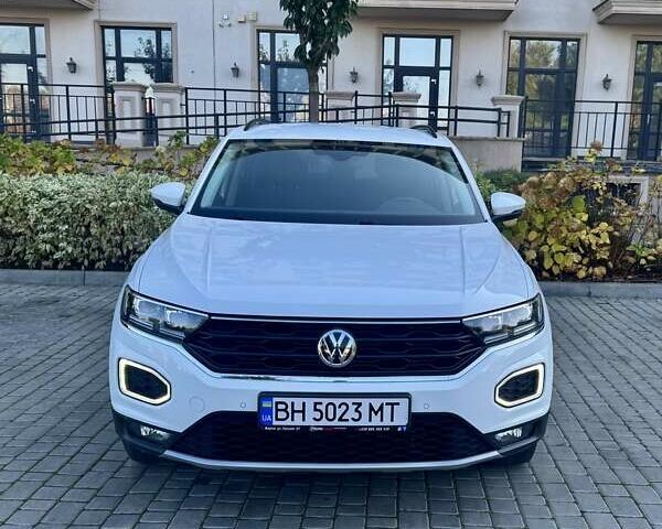 Фольксваген Ти-Рок 2019 в Одессе на Automoto.ua Белый Фольксваген Ти-Рок, объемом двигателя 1.5 л и пробегом 71 тыс. км за 19999 $, фото 1 на Automoto.ua