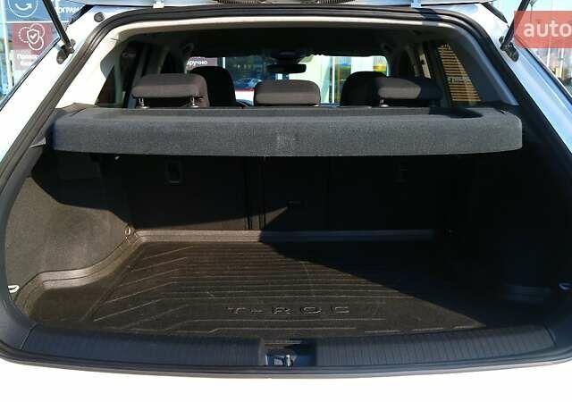 Белый Фольксваген Ти-Рок, объемом двигателя 1.5 л и пробегом 119 тыс. км за 20699 $, фото 9 на Automoto.ua