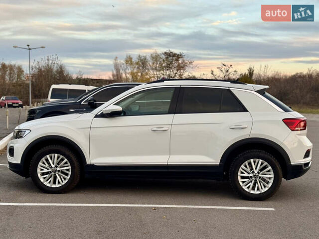 Белый Фольксваген Ти-Рок, объемом двигателя 1.5 л и пробегом 65 тыс. км за 23500 $, фото 18 на Automoto.ua