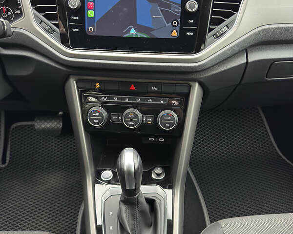 Білий Фольксваген Ті-Рок, об'ємом двигуна 1.5 л та пробігом 65 тис. км за 22999 $, фото 35 на Automoto.ua