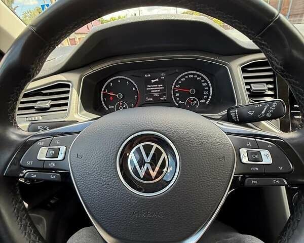 Белый Фольксваген Ти-Рок, объемом двигателя 1.5 л и пробегом 22 тыс. км за 25600 $, фото 1 на Automoto.ua