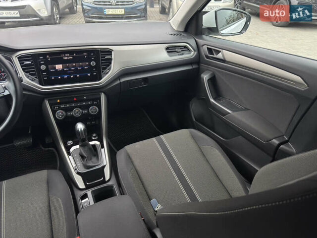 Белый Фольксваген Ти-Рок, объемом двигателя 1.5 л и пробегом 65 тыс. км за 23500 $, фото 3 на Automoto.ua