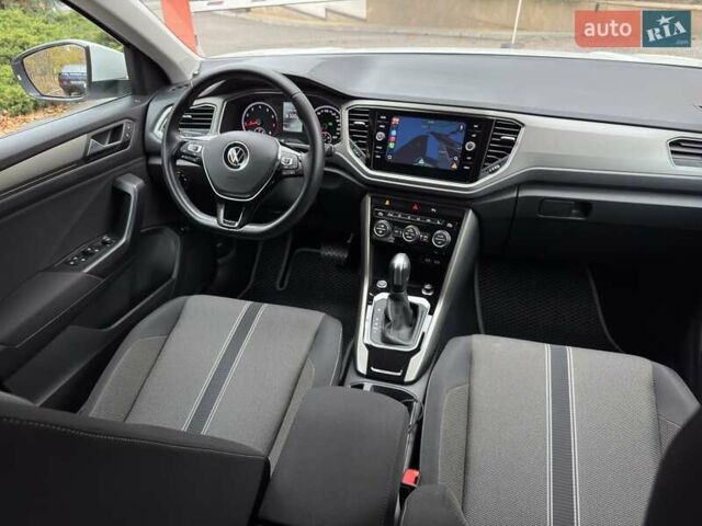 Білий Фольксваген Ті-Рок, об'ємом двигуна 1.5 л та пробігом 65 тис. км за 22999 $, фото 13 на Automoto.ua