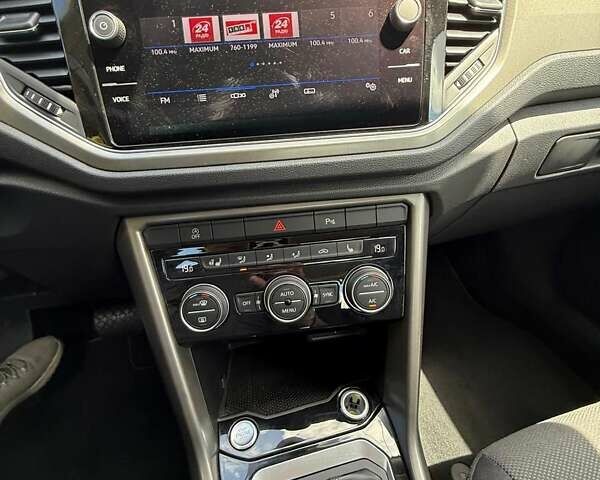 Белый Фольксваген Ти-Рок, объемом двигателя 1.5 л и пробегом 22 тыс. км за 25600 $, фото 2 на Automoto.ua