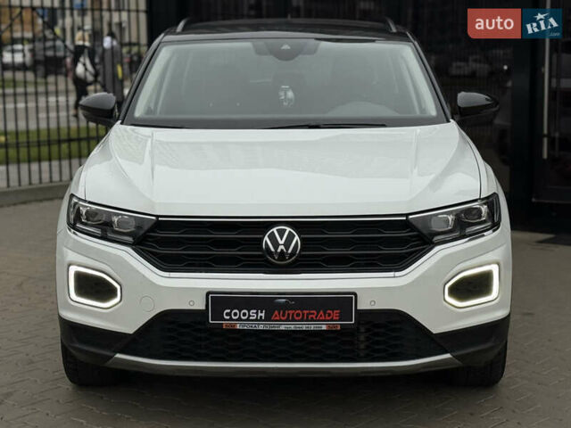 Белый Фольксваген Ти-Рок, объемом двигателя 1.5 л и пробегом 62 тыс. км за 19999 $, фото 4 на Automoto.ua