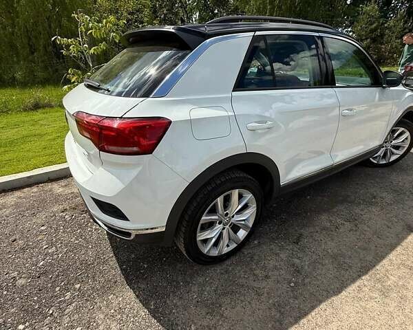 Белый Фольксваген Ти-Рок, объемом двигателя 1.5 л и пробегом 22 тыс. км за 25600 $, фото 6 на Automoto.ua